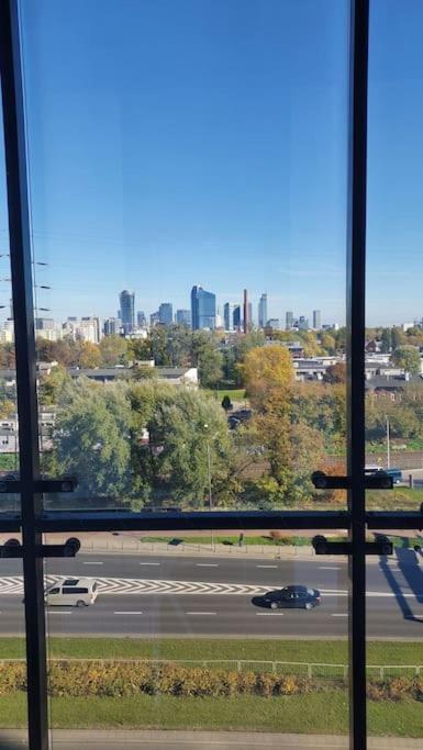 Uroczy Apartament Blisko Centrum Warszawy Lejlighed Warszawa Eksteriør billede