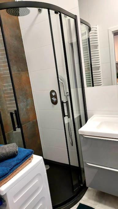 Uroczy Apartament Blisko Centrum Warszawy Lejlighed Warszawa Eksteriør billede
